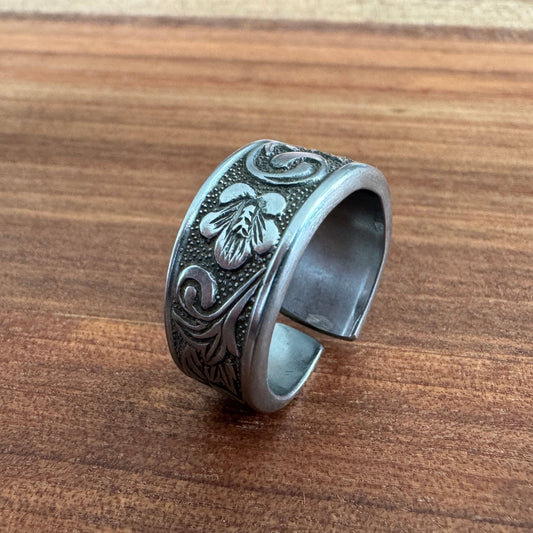 Hetty Hibiscus Spoon Ring