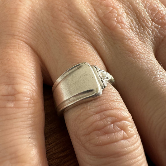 Viola Vintage Spoon Ring